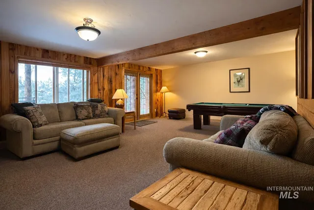 $740,000 | 397 Warm Lake Road, Cascade, ID 83611