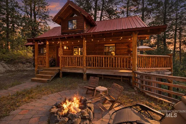 $740,000 | 397 Warm Lake Road, Cascade, ID 83611