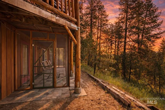 $740,000 | 397 Warm Lake Road, Cascade, ID 83611