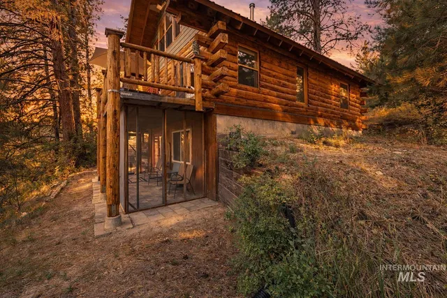 $740,000 | 397 Warm Lake Road, Cascade, ID 83611