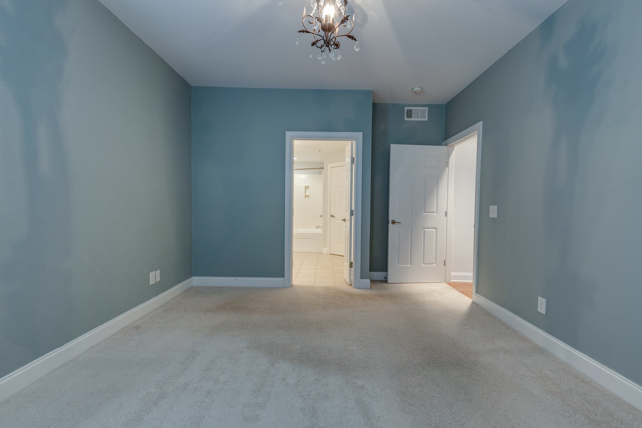 3201 Aspen Grove Drive, Unit F9 Franklin, TN 37067 - Photo 23 of 33 an empty room with a bathroom