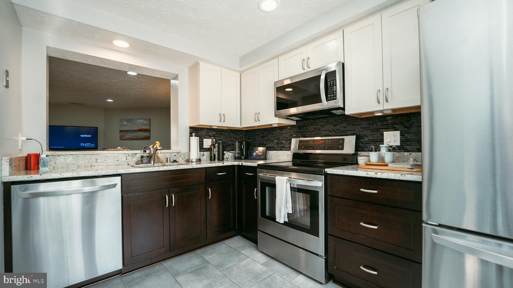 9134 Everett Court Springfield, VA 22152 - Photo 4 of 38