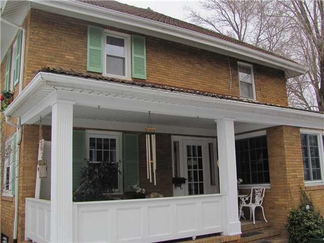 41 Thornton Road Irondequoit, NY 14617 - Photo 1 of 1 Exterior Front