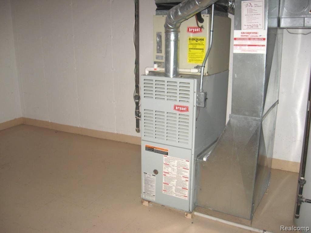 2598 Gerald Avenue Rochester, MI 48307 - Photo 14 of 18 Furnace.JPG