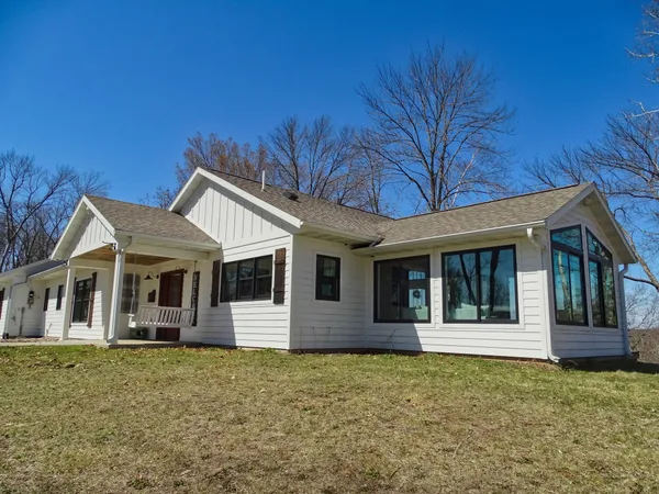$675,000 | W3300 160th Avenue, Maiden Rock, WI 54750