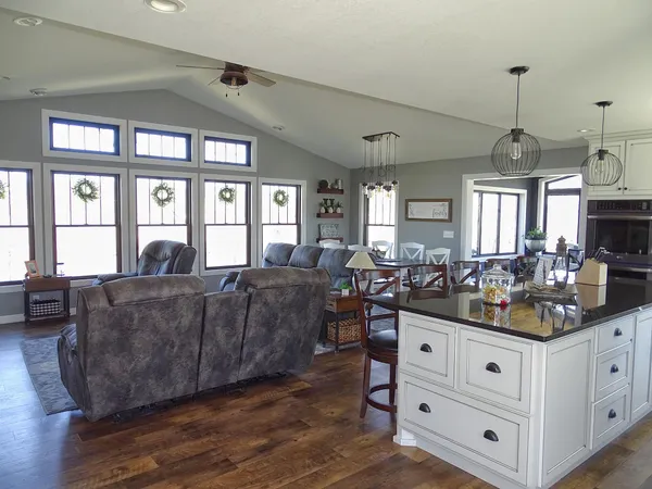 $675,000 | W3300 160th Avenue, Maiden Rock, WI 54750