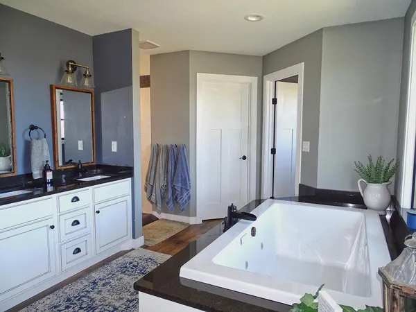 $675,000 | W3300 160th Avenue, Maiden Rock, WI 54750