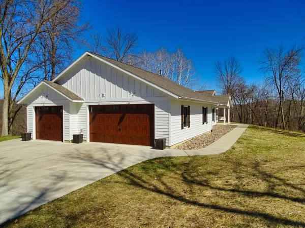 $675,000 | W3300 160th Avenue, Maiden Rock, WI 54750