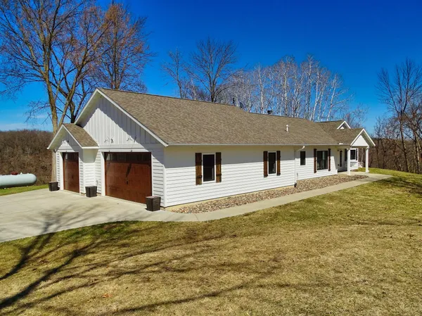 $675,000 | W3300 160th Avenue, Maiden Rock, WI 54750