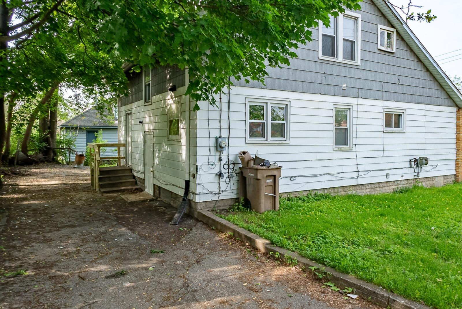 44 Euclid Avenue Pontiac, MI 48342 - Photo 3 of 22 IMG-20240516-WA0017