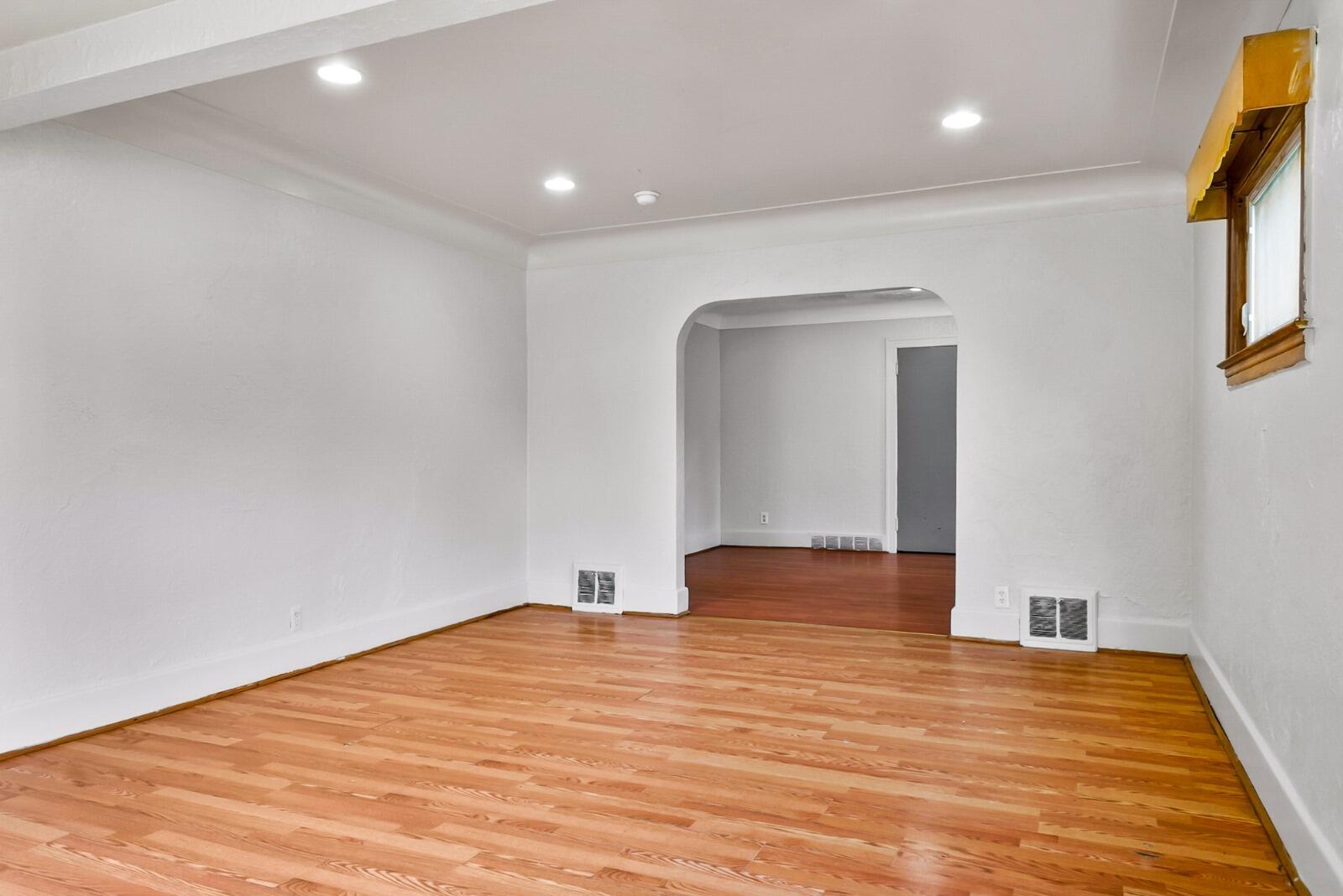 44 Euclid Avenue Pontiac, MI 48342 - Photo 10 of 22 IMG-20240516-WA0016