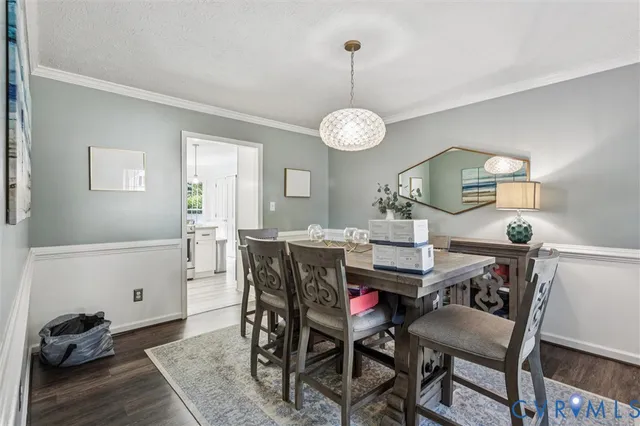 a view of a dining room and livingroom view