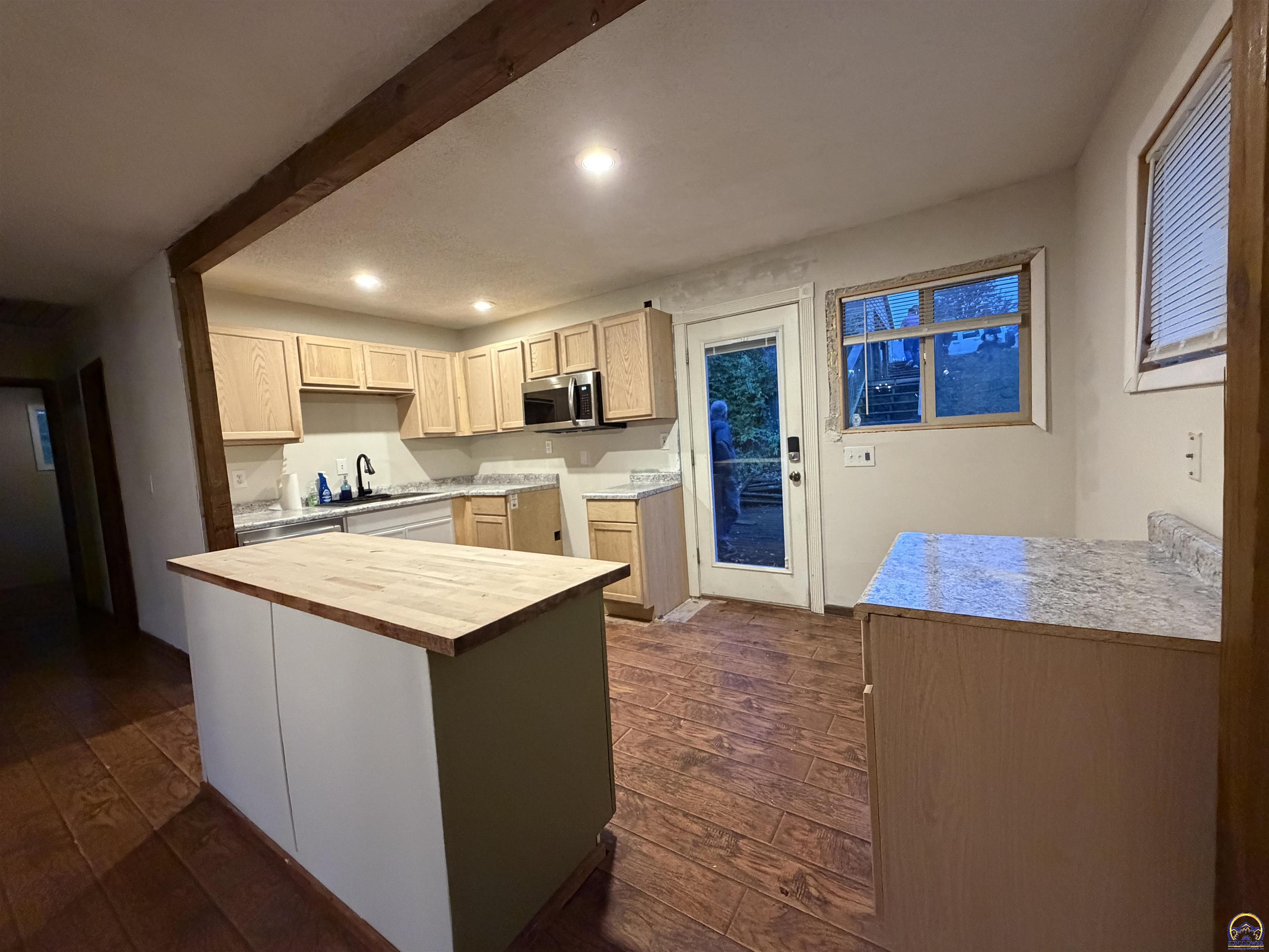 7435 Lakeview Road Meriden, KS 66512 - Photo 8 of 49 Gallery Image 8