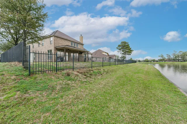 $525,000 | 9634 Lansing Meadows Drive, Humble, TX 77396