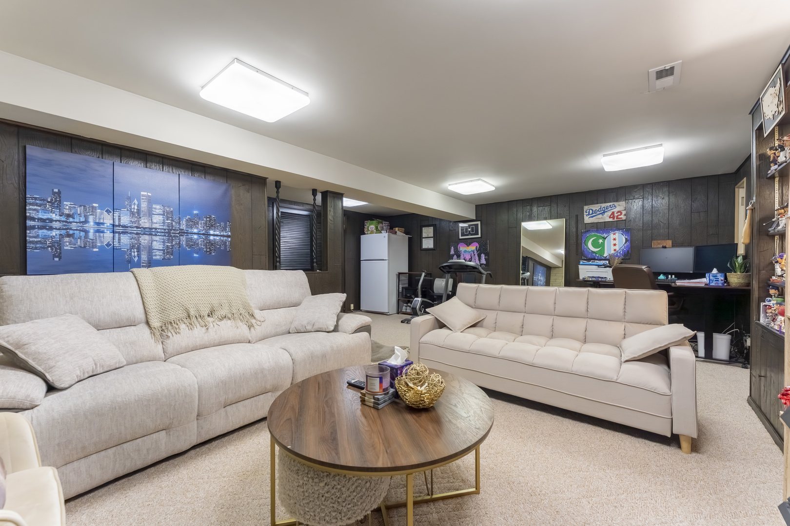404 Arrow Trail Wheeling, IL 60090 - Photo 18 of 26 a living room with furniture and a glass door
