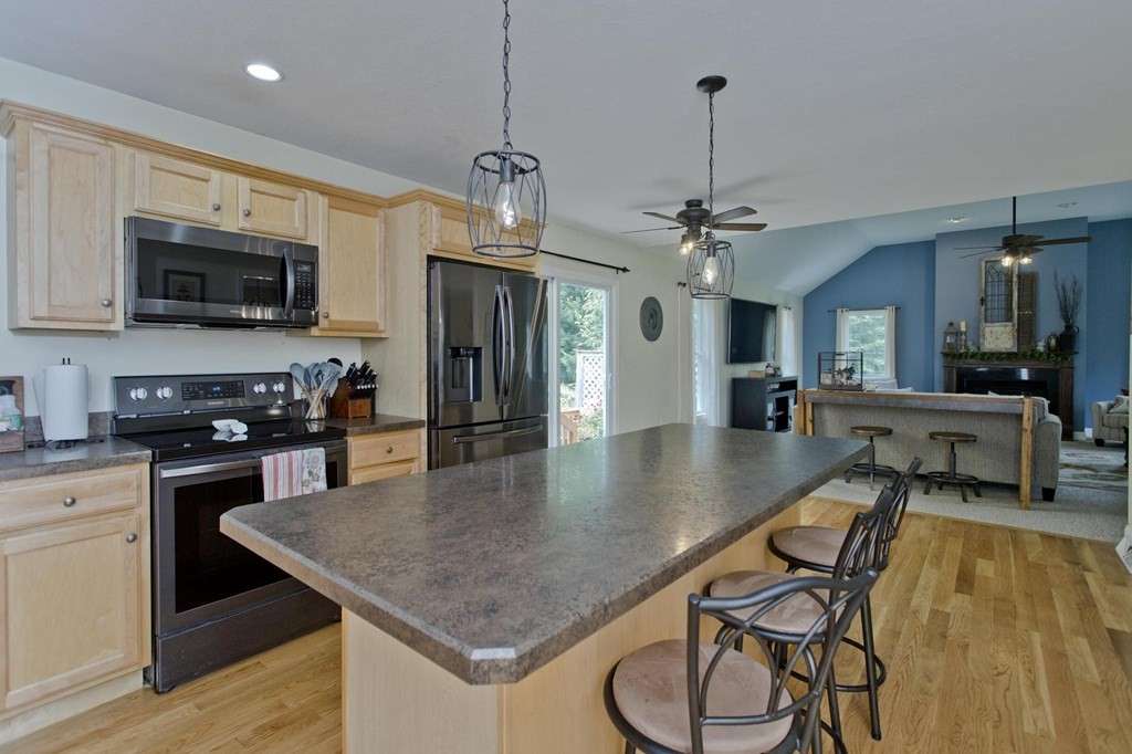 180 General Knox Road Russell, MA 01071 - Photo 7 of 38 Gallery Image 7