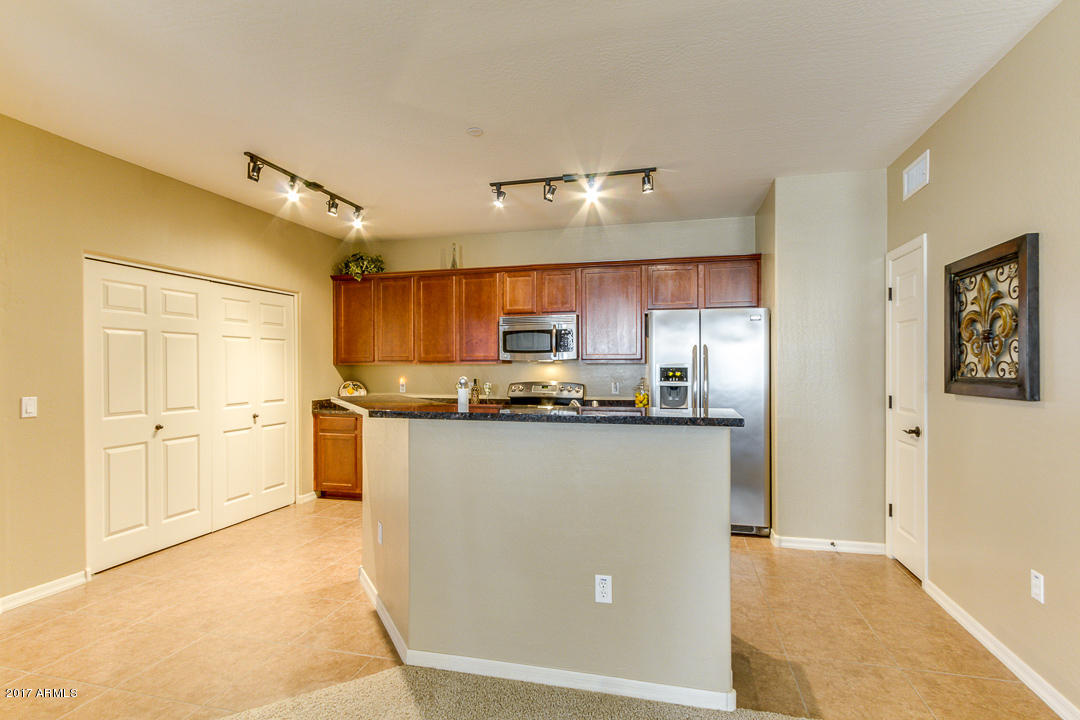 3330 South Gilbert Road, Unit 1021 Chandler, AZ 85286 - Photo 9 of 33 09-Gilbert