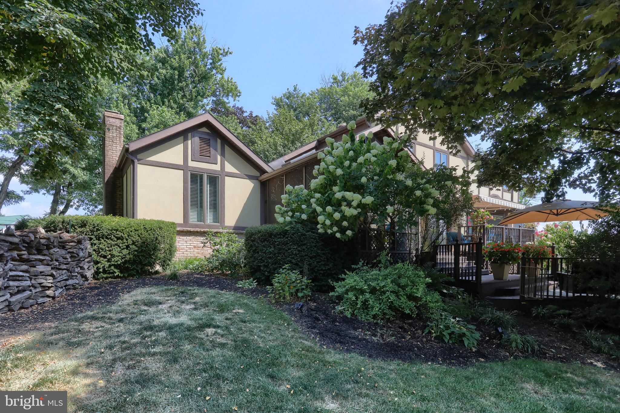 1 Banbury Road Hummelstown, PA 17036 - Photo 5 of 111 Rear elevation - summer