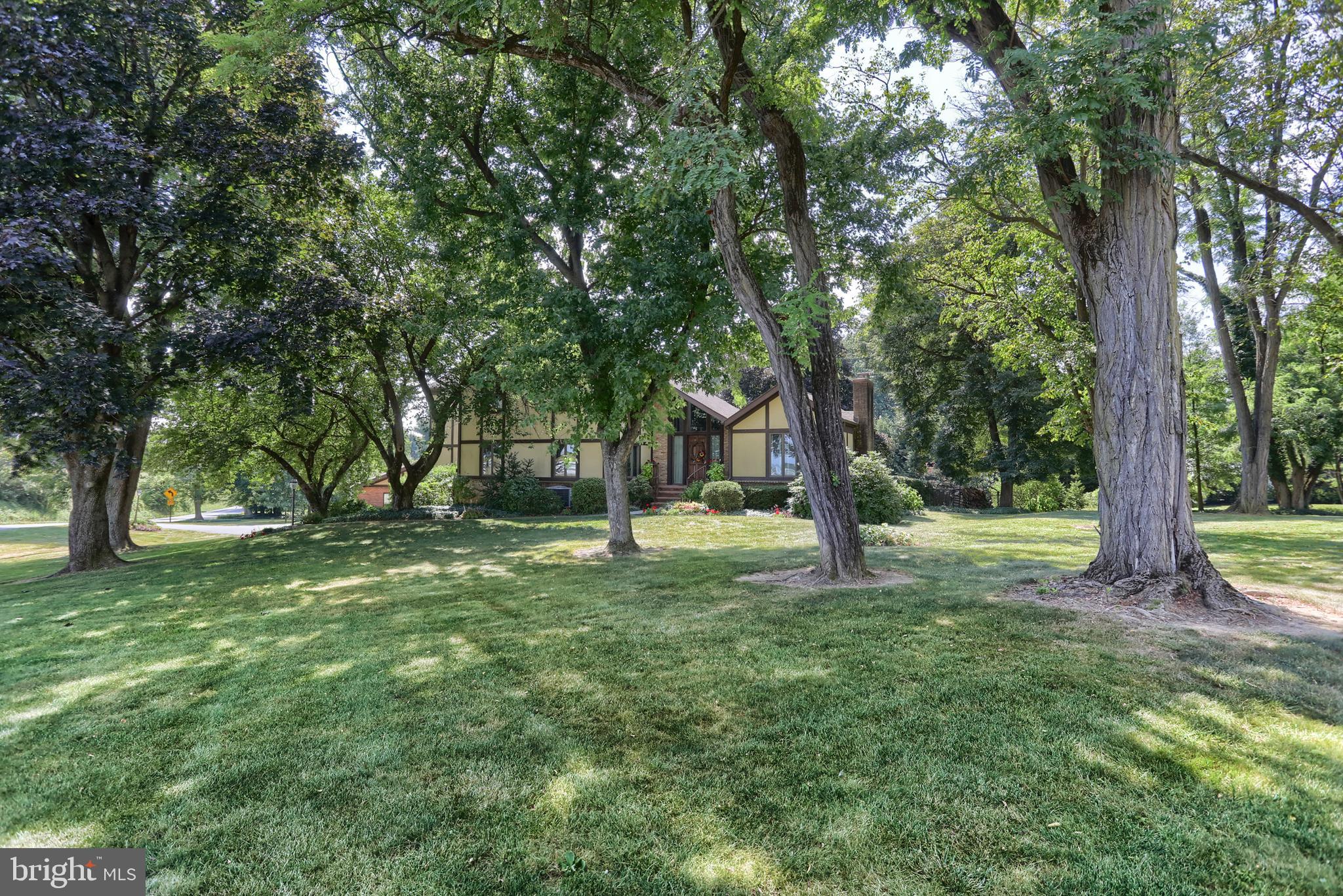 1 Banbury Road Hummelstown, PA 17036 - Photo 7 of 111 Summer view