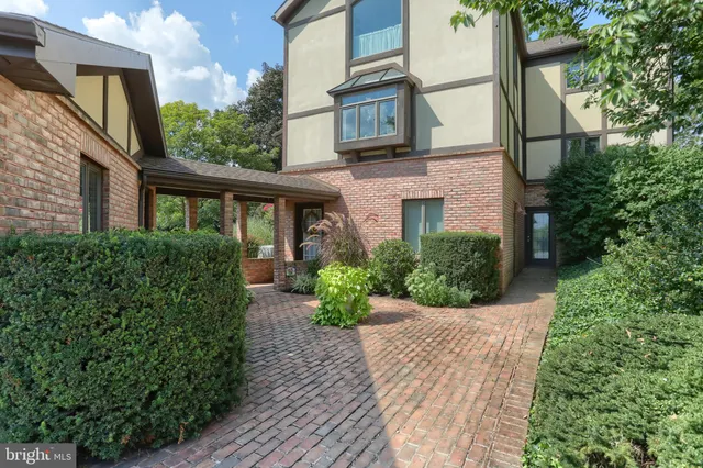 $639,000 | 1 Banbury Road, Hummelstown, PA 17036