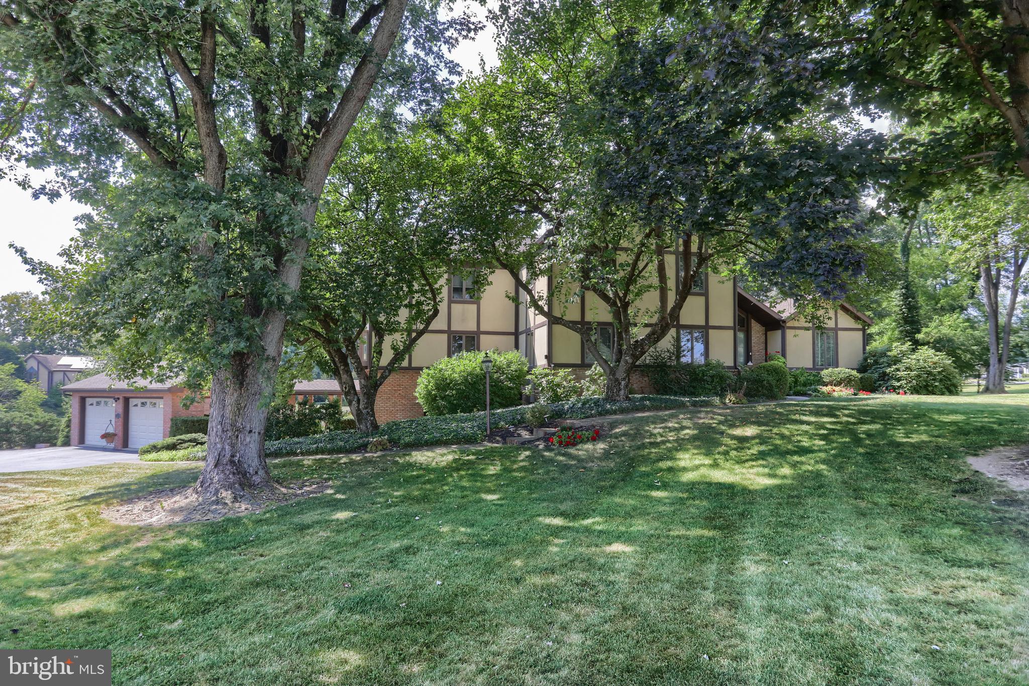 1 Banbury Road Hummelstown, PA 17036 - Photo 86 of 111 Summer view