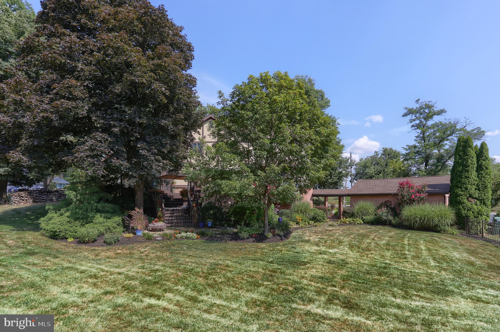 1 Banbury Road Hummelstown, PA 17036 - Photo 91 of 111 Summer view