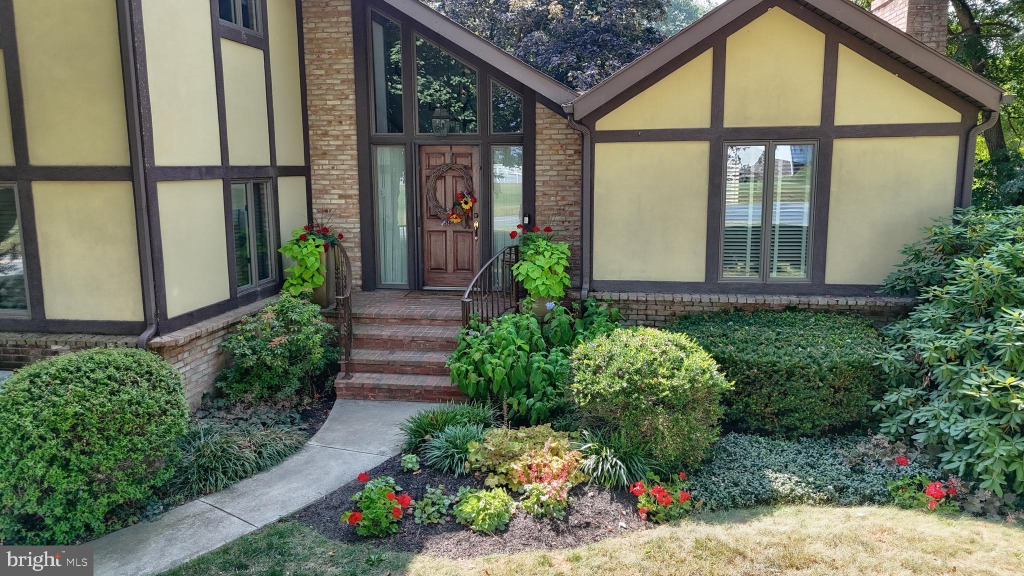1 Banbury Road Hummelstown, PA 17036 - Photo 96 of 111 Summer front porch
