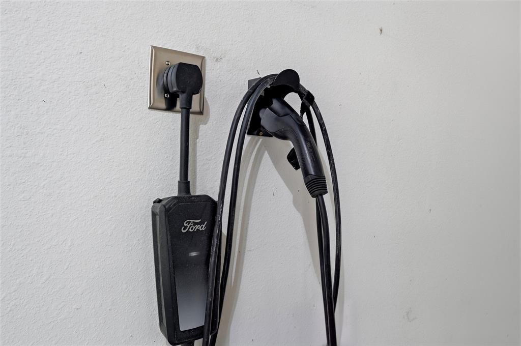 1914 Laurel Road Gainesville, TX 76240 - Photo 29 of 34 EV Charger