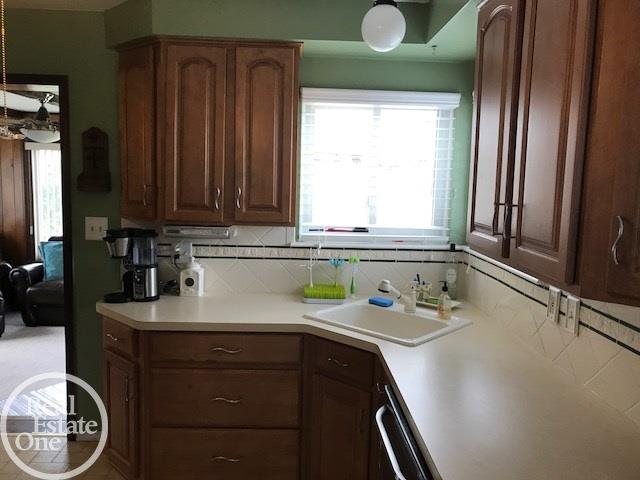 1118 West 13 Mile Road Royal Oak, MI 48073 - Photo 23 of 33