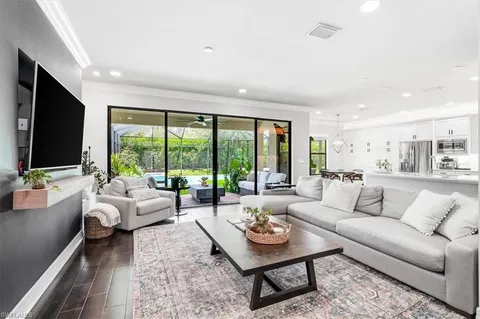$1,295,000 | 4432 Aurora Street, Naples, FL 34119