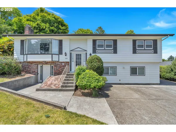 $650,000 | 3909 Northeast 135th Avenue, Portland, OR 97230