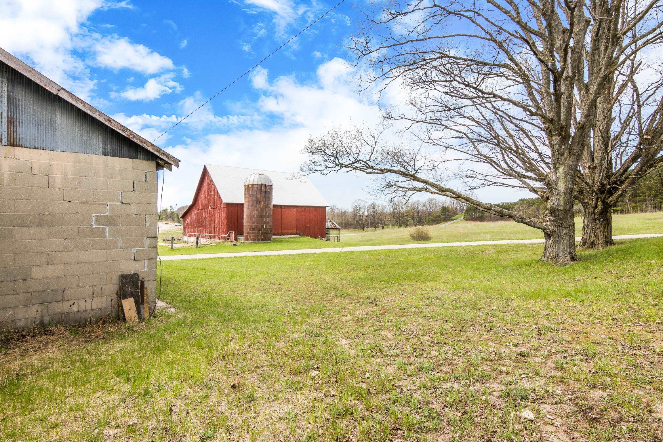 2500 North Mork Road Suttons Bay, MI 49682 - Photo 59 of 73