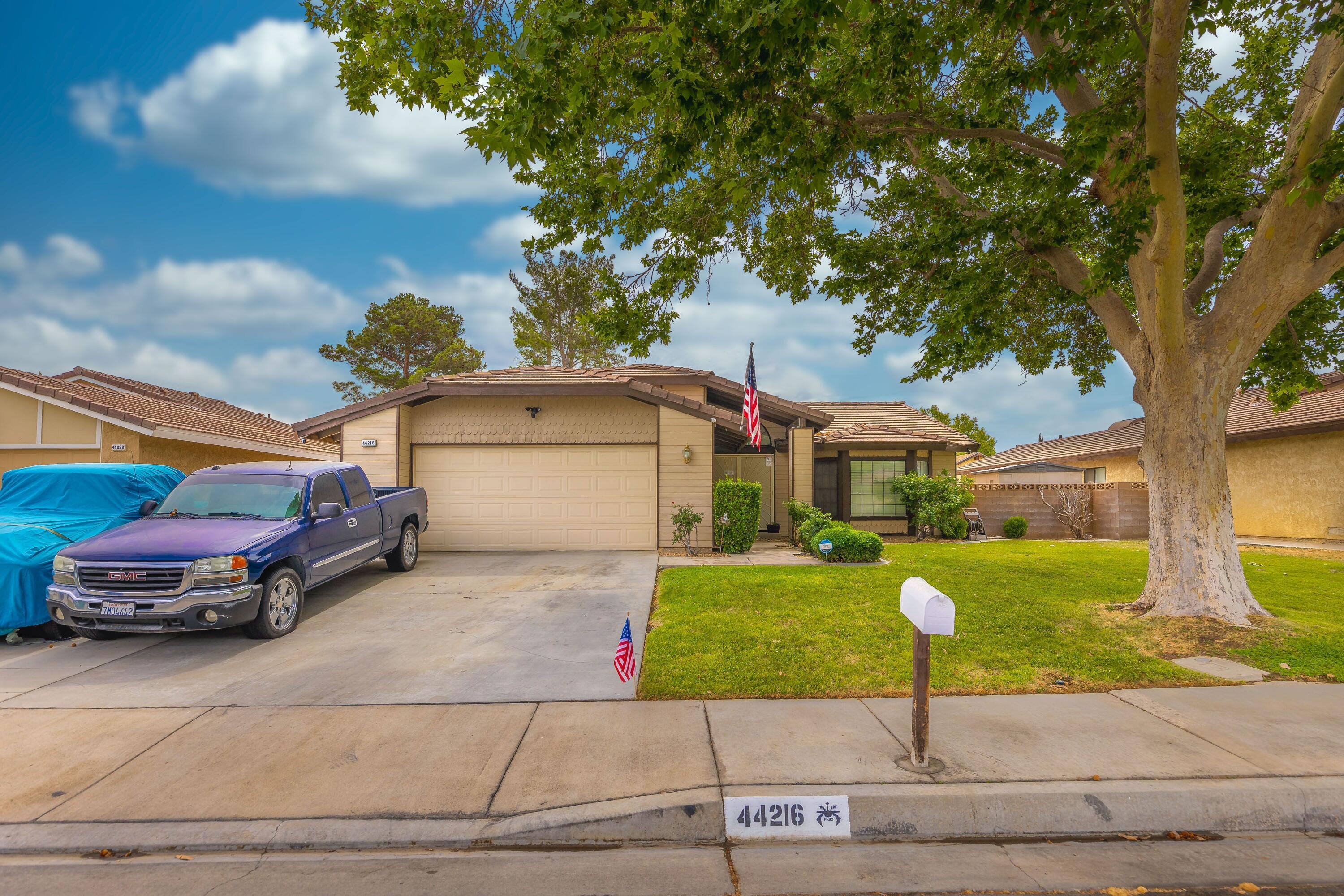 44216 Ruthron Avenue Lancaster, CA 93536 - Photo 1 of 3 Front