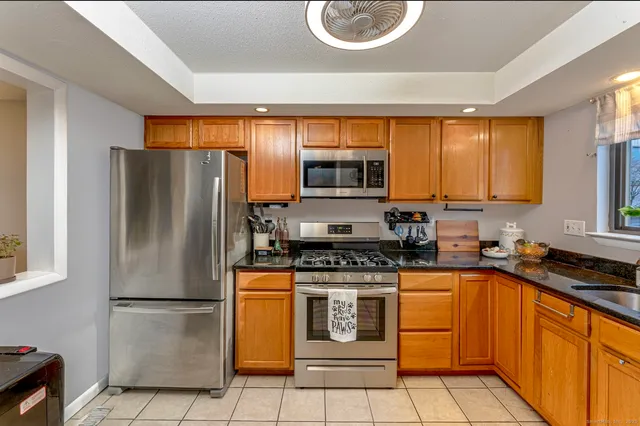 $270,000 | 95 Dorchester Court, Unit 95, Beacon Falls, CT 06403