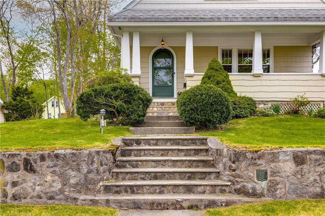 85 Pleasant View Road Warwick, RI 02888 - Photo 3 of 50 Gallery Image 3