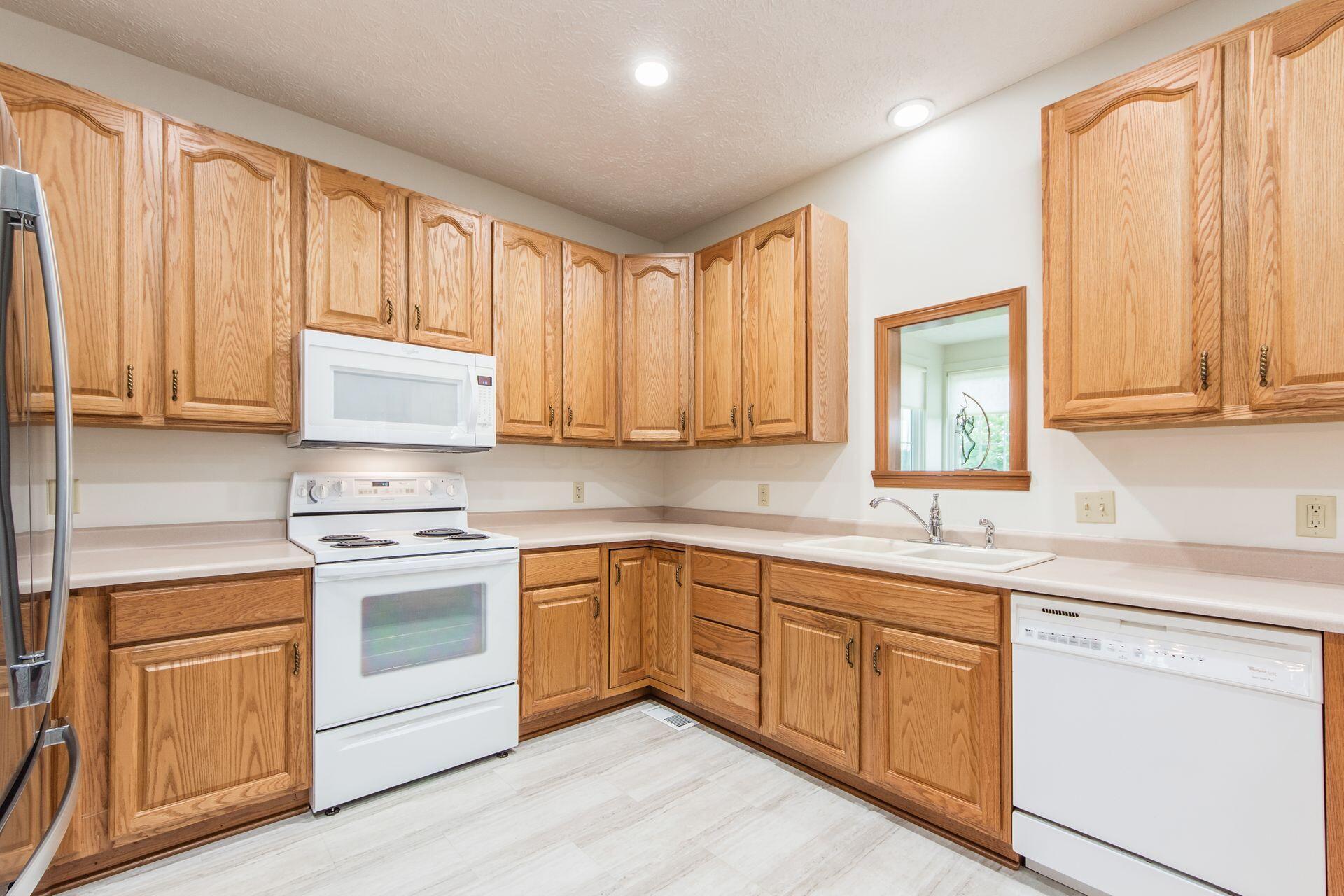 6399 South Section Line Road Delaware, OH 43015 - Photo 11 of 32 Kitchen