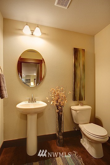 3948 Northeast 3rd Place Renton, WA 98056 - Photo 9 of 11
