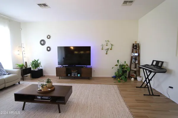$3,999 | 2006 East San Carlos Place, Chandler, AZ 85249