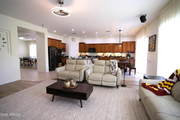 $3,999 | 2006 East San Carlos Place, Chandler, AZ 85249