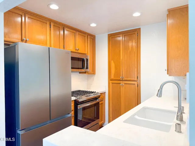 $3,595 | 2262 Martinique Lane, Oxnard, CA 93035