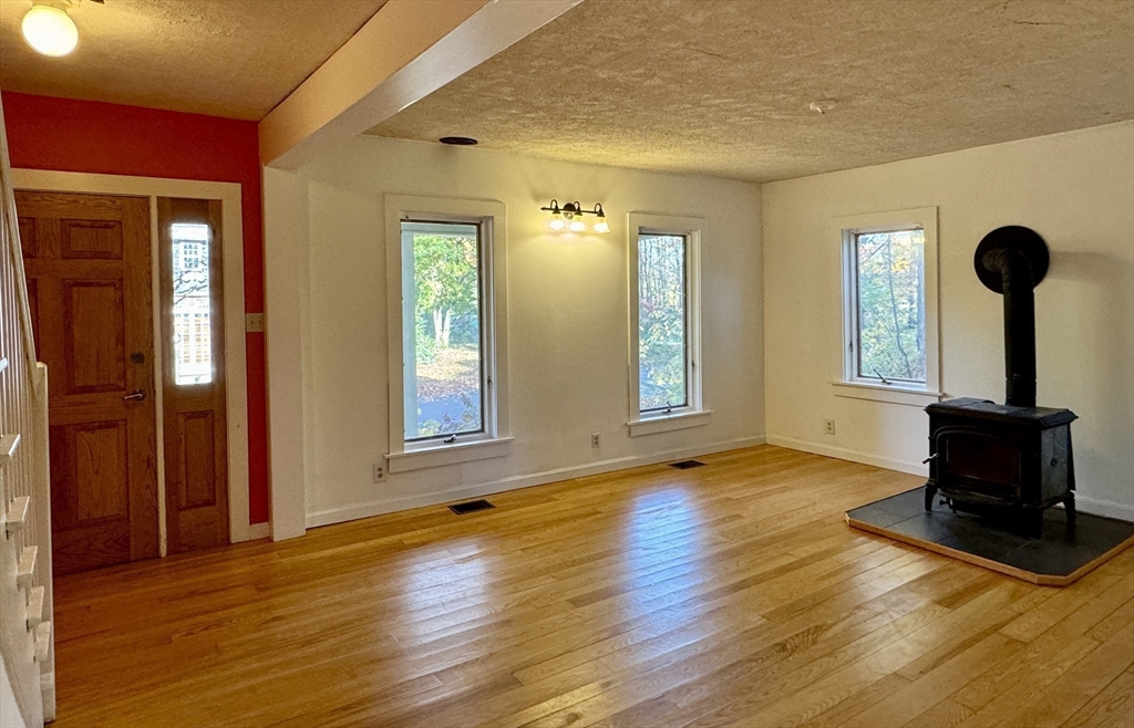 16 Old Sunderland Road Montague, MA 01351 - Photo 4 of 39 Gallery Image 4