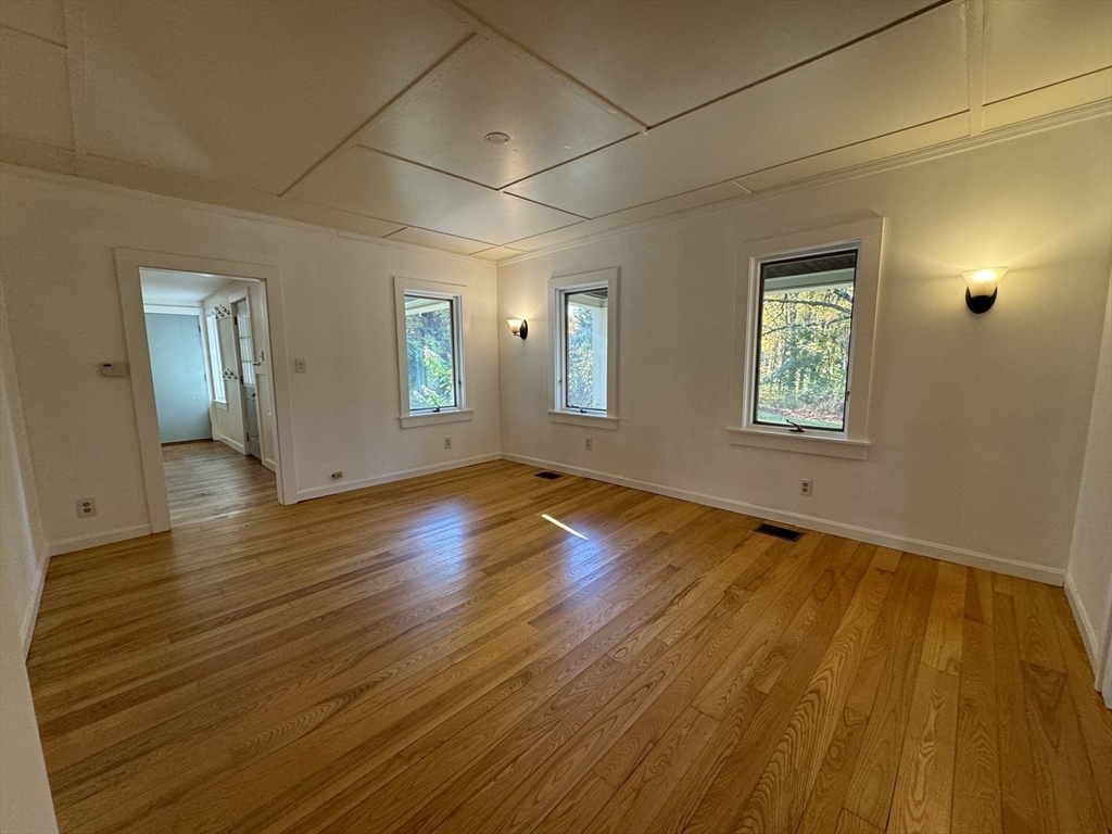 16 Old Sunderland Road Montague, MA 01351 - Photo 9 of 39 Gallery Image 9