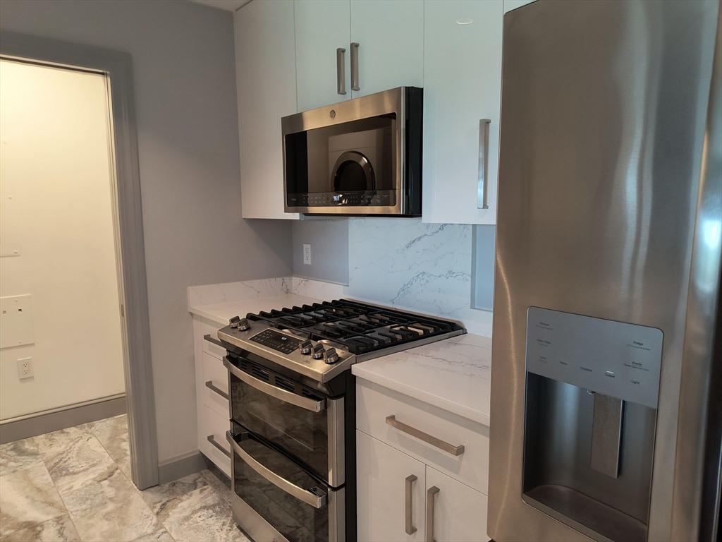 38 Village Road, Unit 704 Middleton, MA 01949 - Photo 7 of 26
