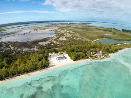 $2,850,000 | 8 Pleasant Harbour