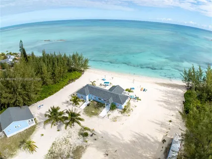 $2,850,000 | 8 Pleasant Harbour