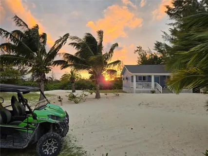 $2,850,000 | 8 Pleasant Harbour