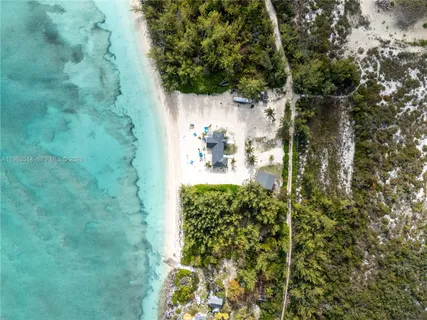 $2,850,000 | 8 Pleasant Harbour