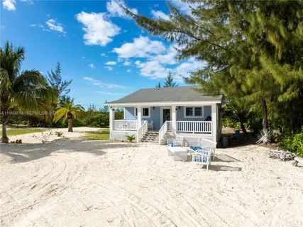 $2,850,000 | 8 Pleasant Harbour