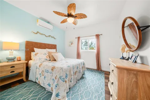 $2,850,000 | 8 Pleasant Harbour