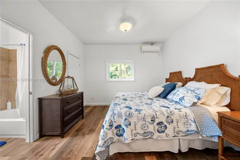 $2,850,000 | 8 Pleasant Harbour